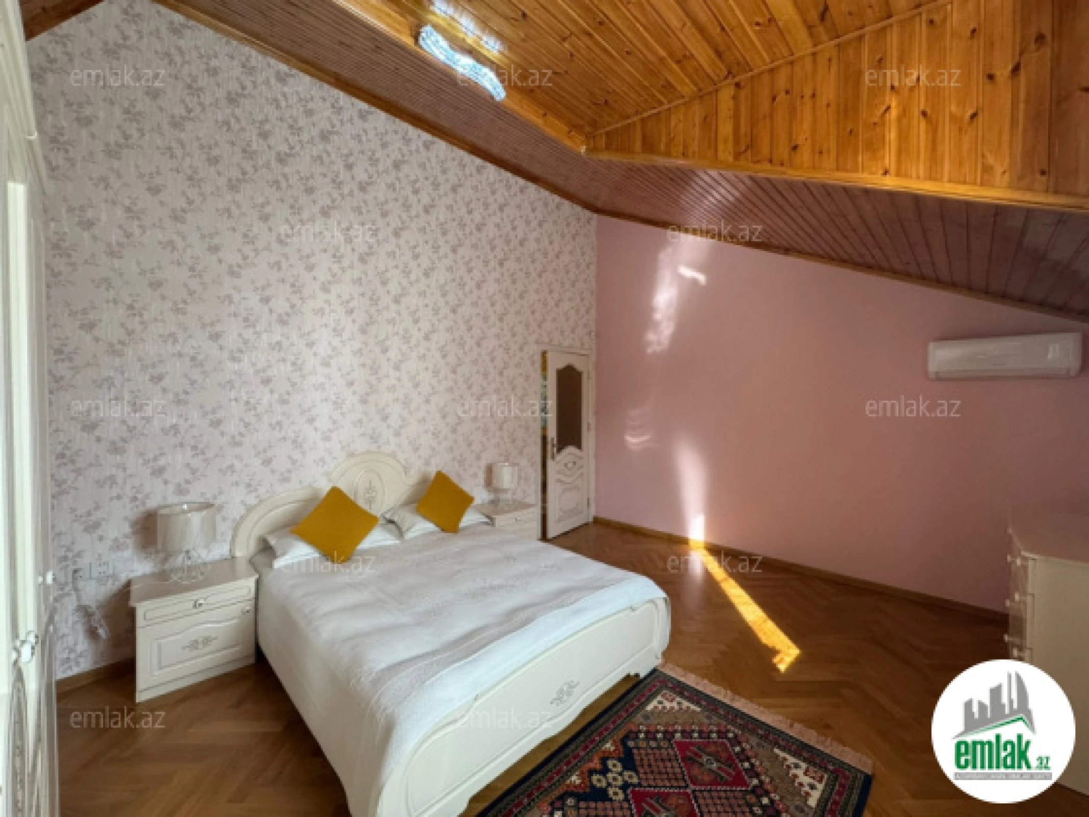 Satılır 5 otaqlı həyət evi 450 m²