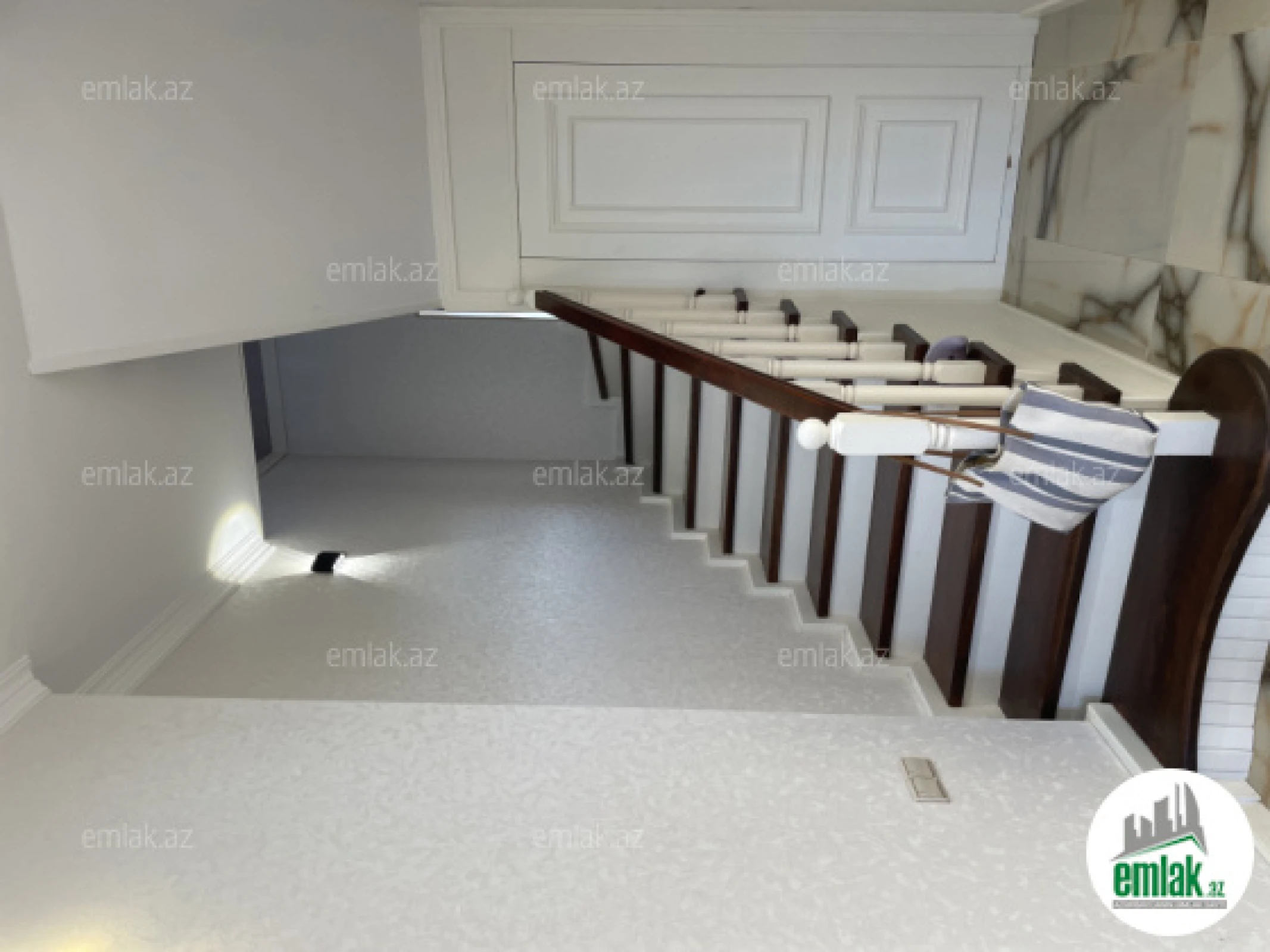 Satılır 6 otaqlı həyət evi 270 m²