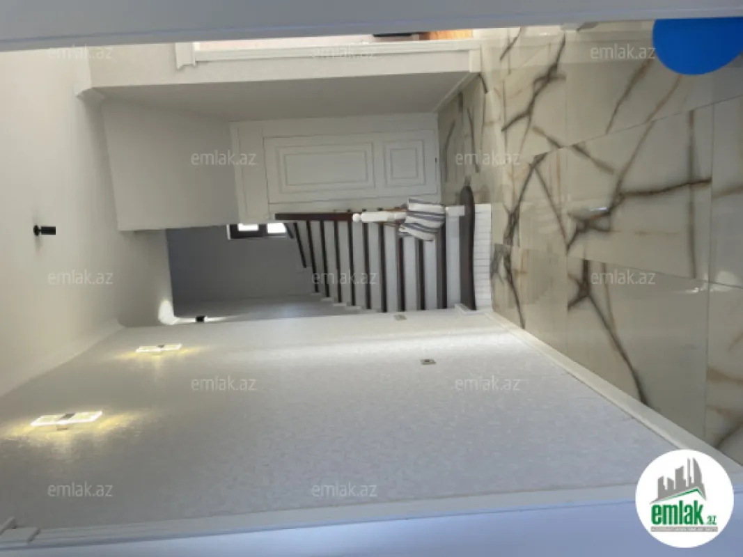 Satılır 6 otaqlı həyət evi 270 m²