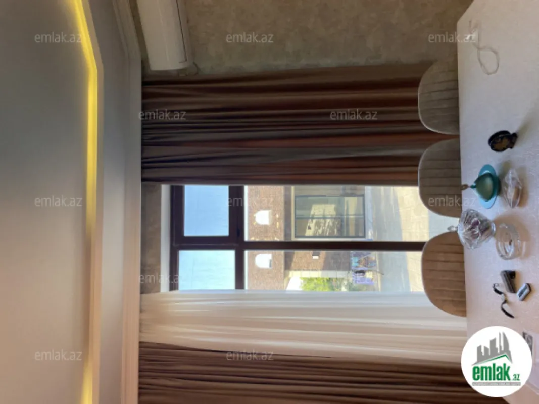 Satılır 6 otaqlı həyət evi 270 m²