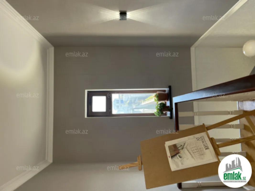 Satılır 6 otaqlı həyət evi 270 m²