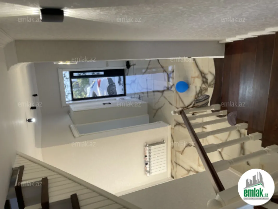 Satılır 6 otaqlı həyət evi 270 m²