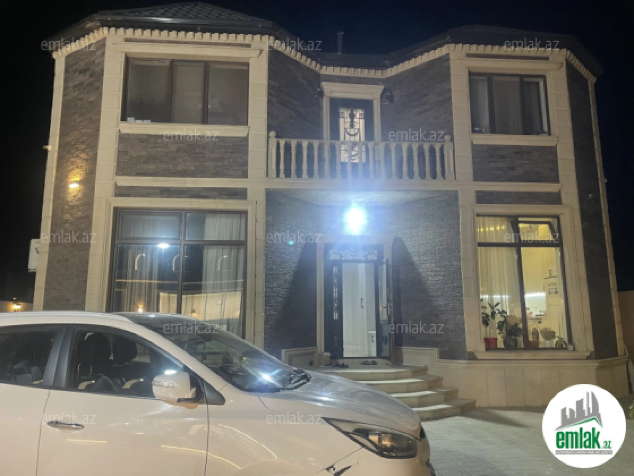 Satılır 6 otaqlı həyət evi 270 m²