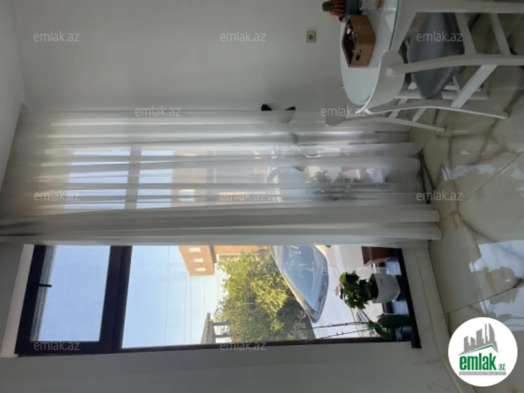 Satılır 6 otaqlı həyət evi 270 m²