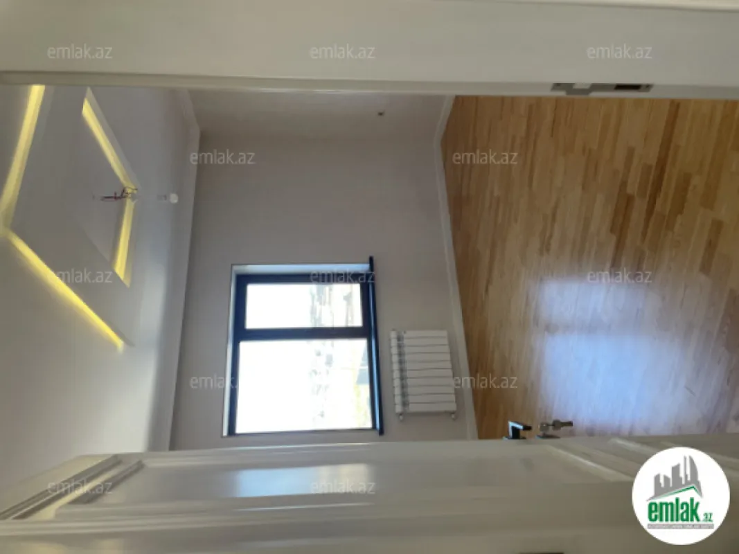 Satılır 6 otaqlı həyət evi 270 m²