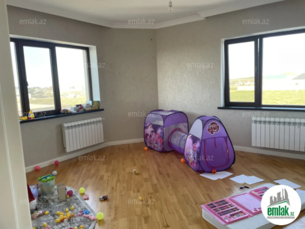 Satılır 6 otaqlı həyət evi 270 m²