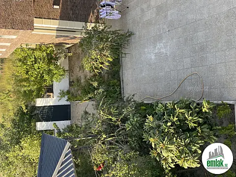 Satılır 6 otaqlı həyət evi 270 m²