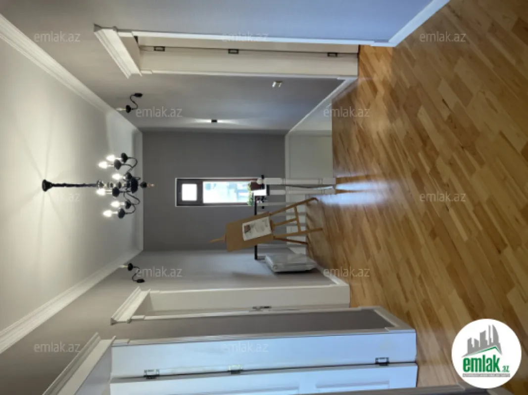 Satılır 6 otaqlı həyət evi 270 m²