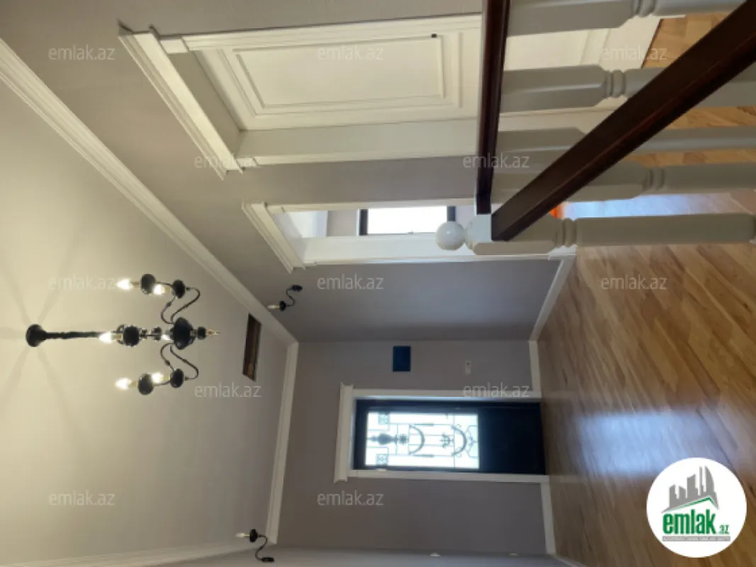 Satılır 6 otaqlı həyət evi 270 m²