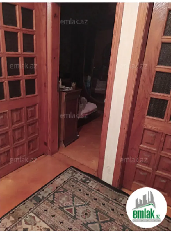 Satılır 3 otaqlı köhnə tikili 100 m²