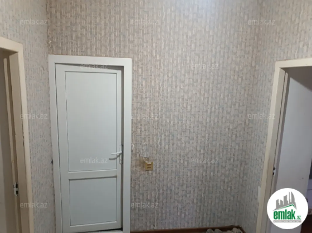 Satılır 2 otaqlı köhnə tikili 72 m²