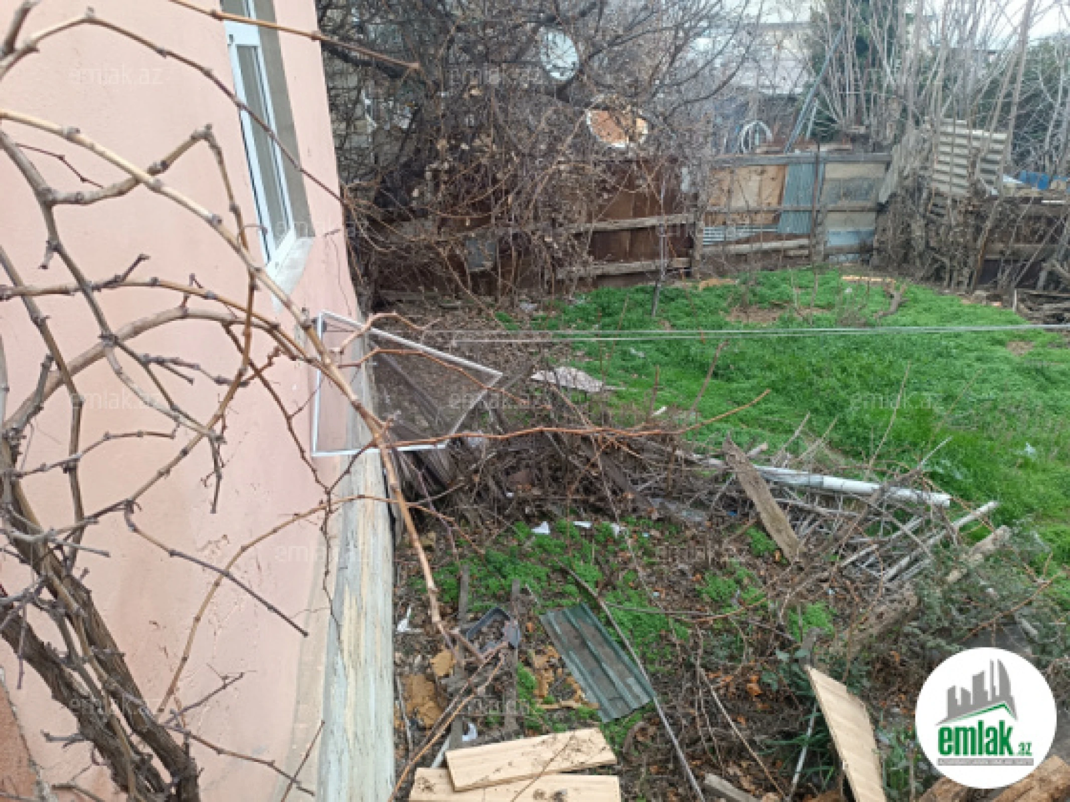 Satılır 2 otaqlı köhnə tikili 72 m²