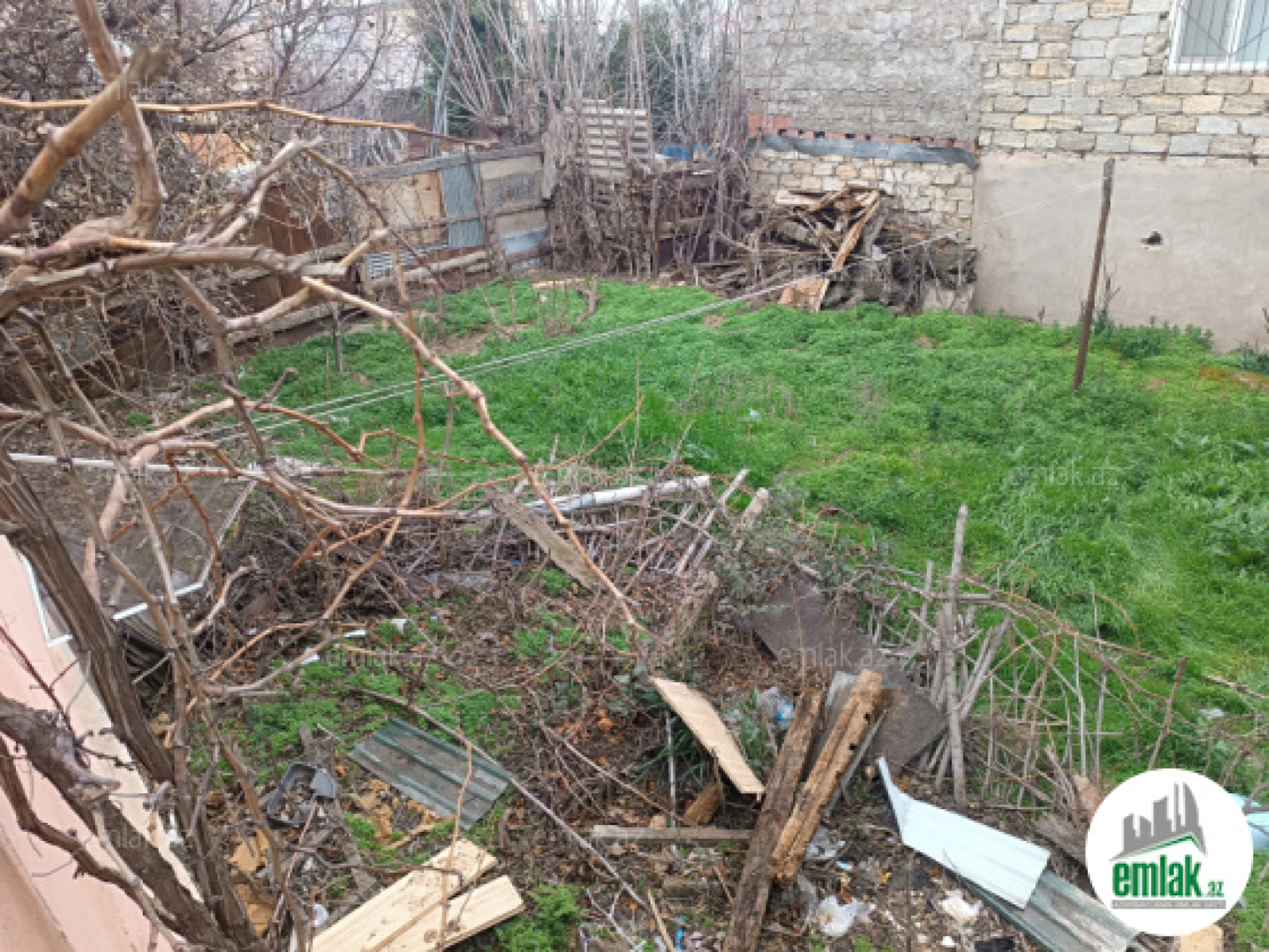 Satılır 2 otaqlı köhnə tikili 72 m²