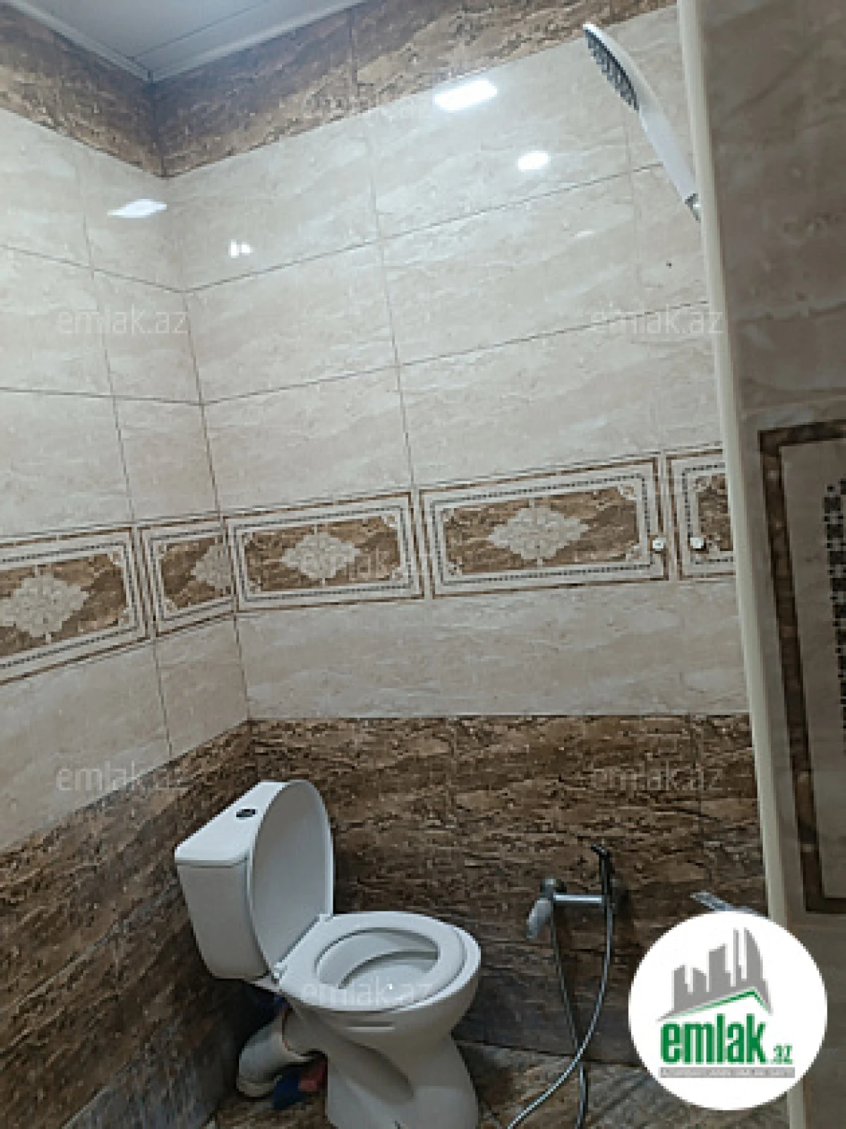 Satılır 2 otaqlı köhnə tikili 72 m²