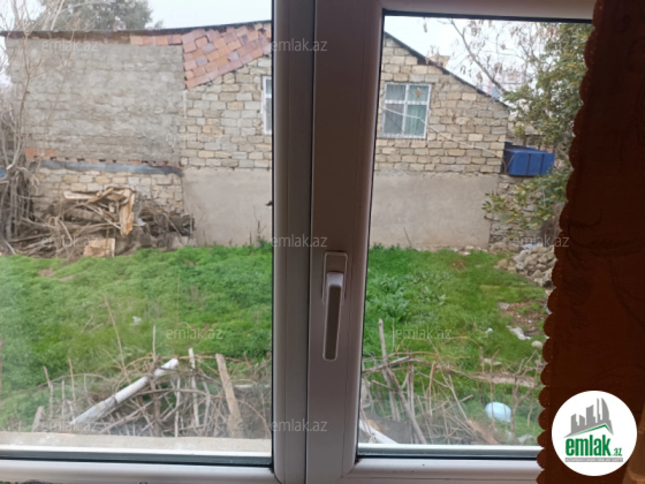 Satılır 2 otaqlı köhnə tikili 72 m²