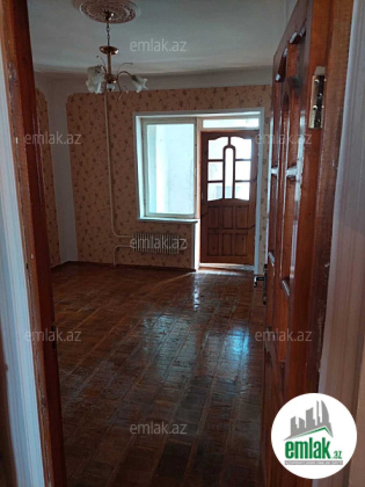 Satılır 4 otaqlı köhnə tikili 100 m²