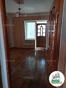 Satılır 4 otaqlı köhnə tikili 100 m²