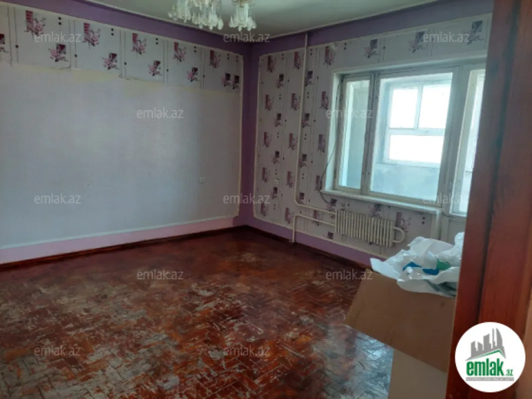 Satılır 4 otaqlı köhnə tikili 100 m²