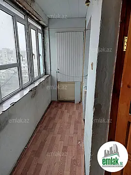 Satılır 4 otaqlı köhnə tikili 100 m²