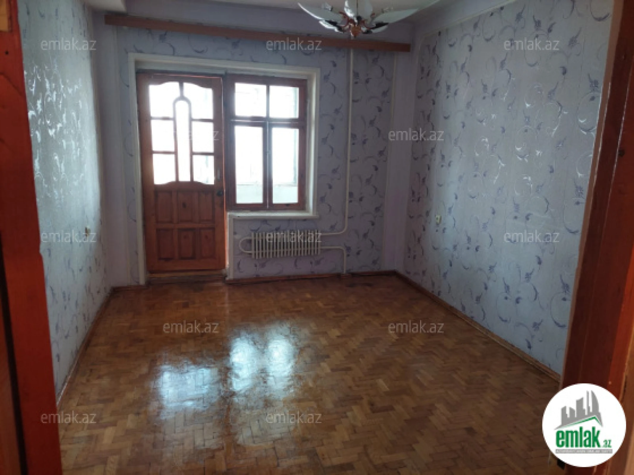 Satılır 4 otaqlı köhnə tikili 100 m²