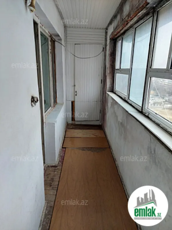 Satılır 4 otaqlı köhnə tikili 100 m²