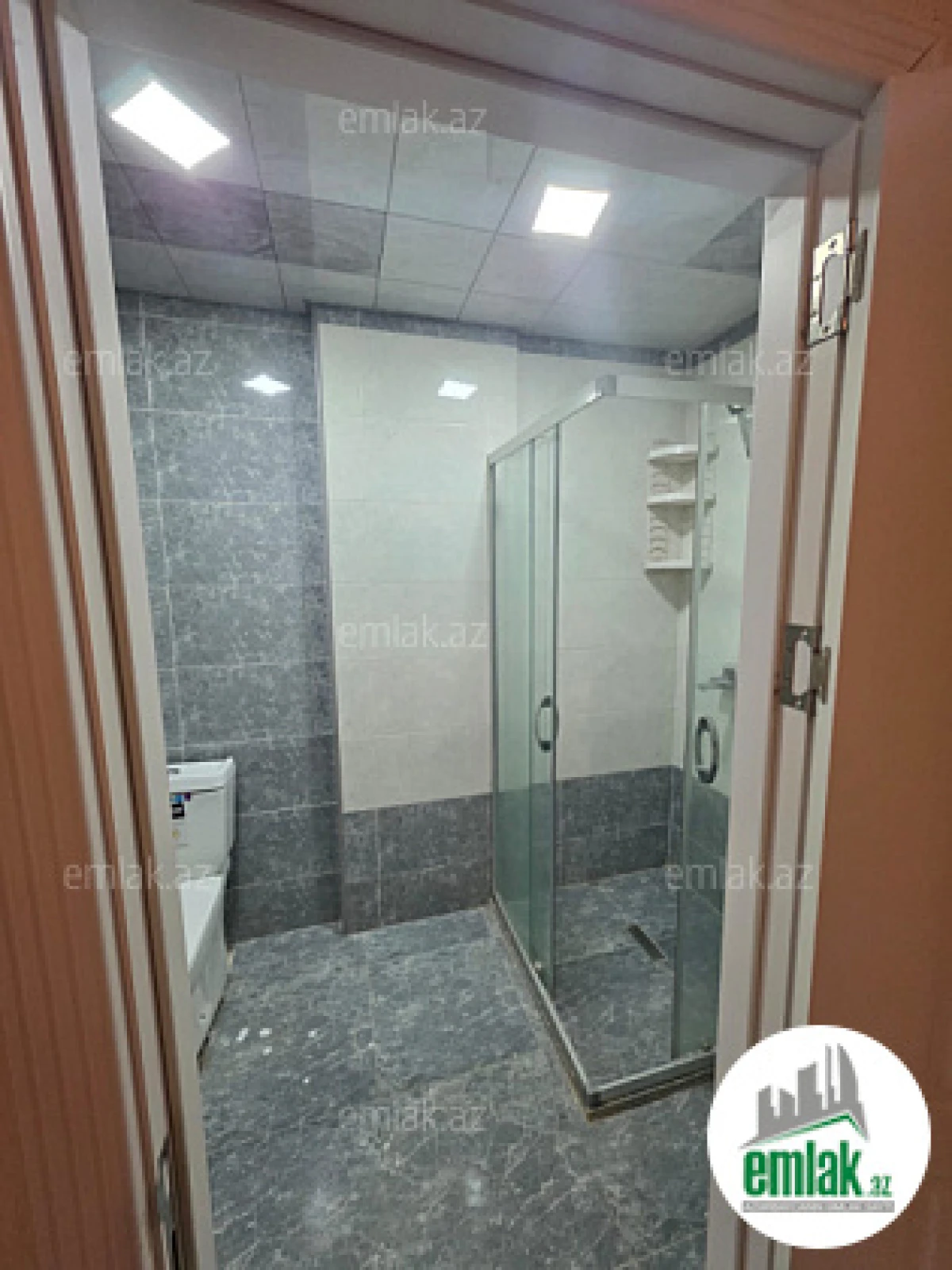 Satılır 2 otaqlı yeni tikili 72 m²