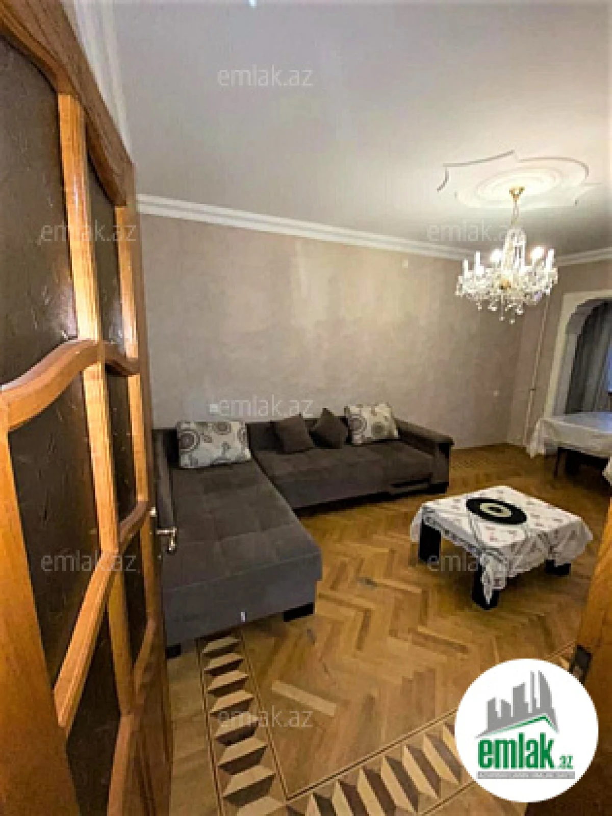 Satılır 4 otaqlı köhnə tikili 100 m²