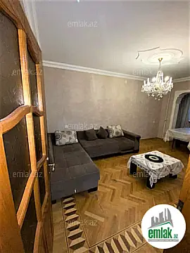 Satılır 4 otaqlı köhnə tikili 100 m²