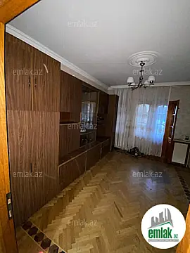 Satılır 4 otaqlı köhnə tikili 100 m²