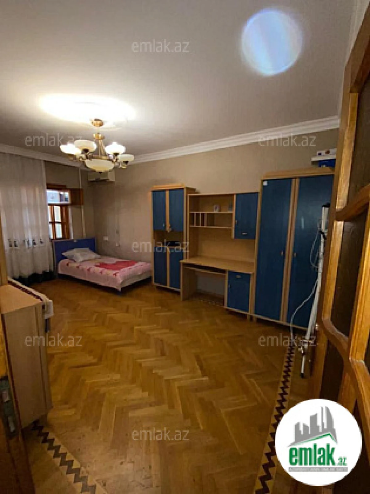 Satılır 4 otaqlı köhnə tikili 100 m²