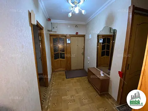 Satılır 4 otaqlı köhnə tikili 100 m²