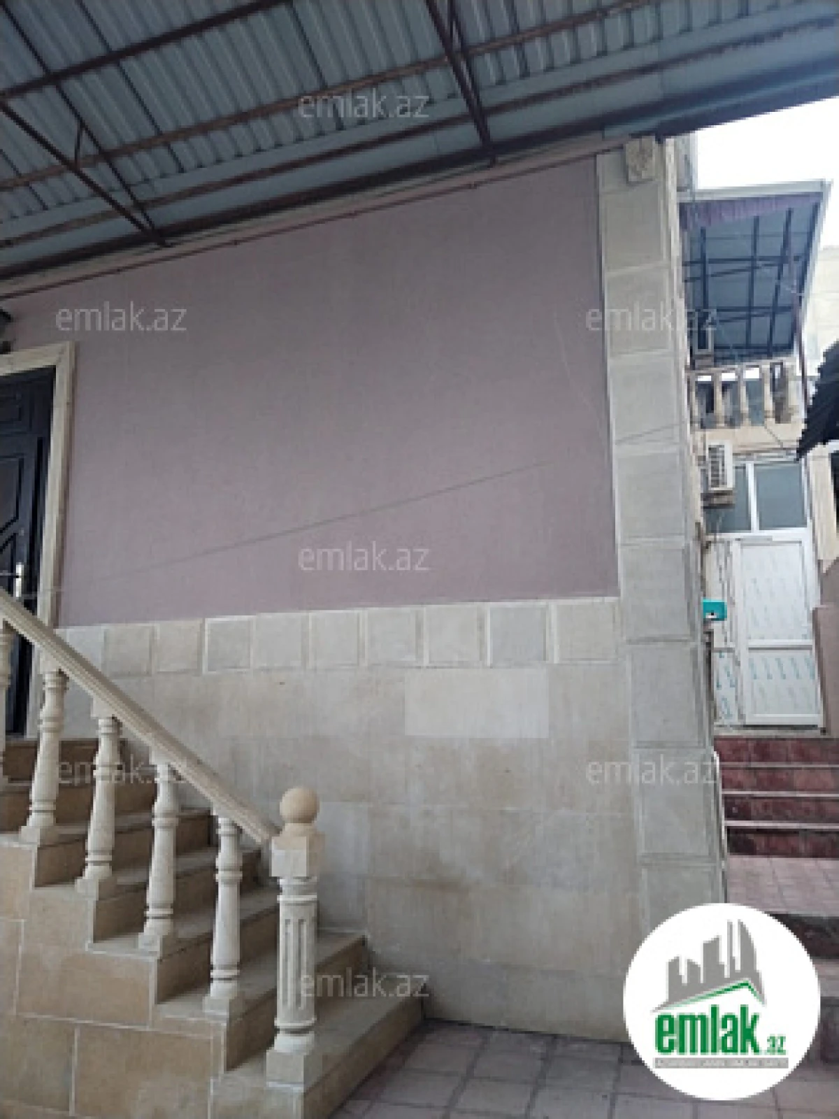 Satılır 5 otaqlı həyət evi 200 m²