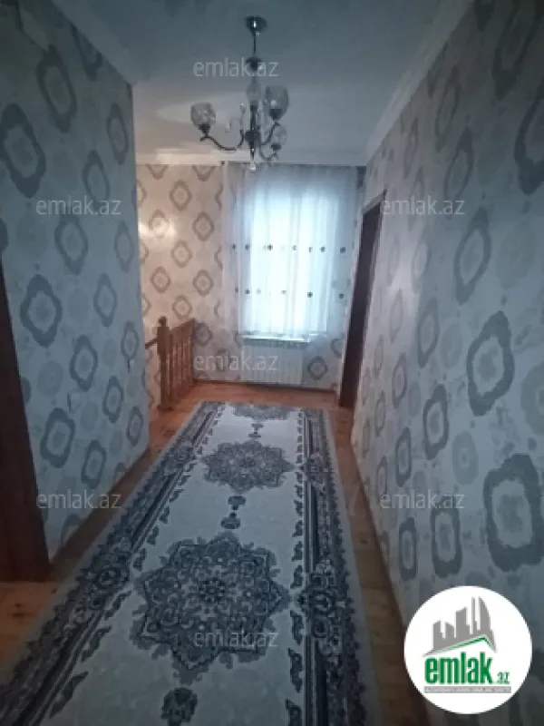 Satılır 5 otaqlı həyət evi 200 m²