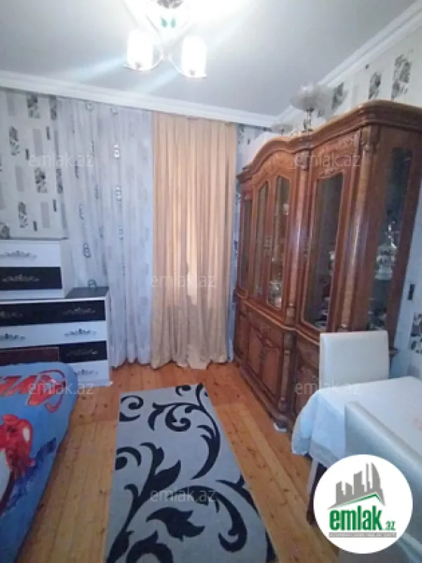 Satılır 5 otaqlı həyət evi 200 m²