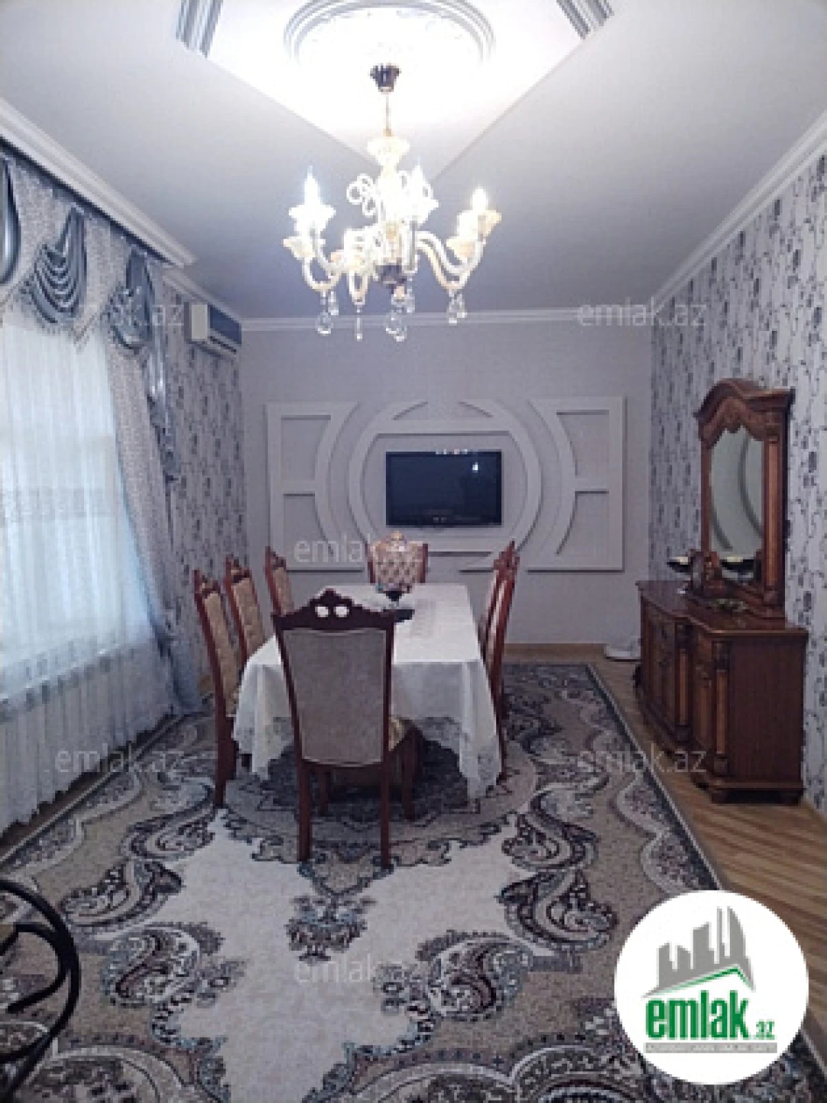 Satılır 5 otaqlı həyət evi 200 m²