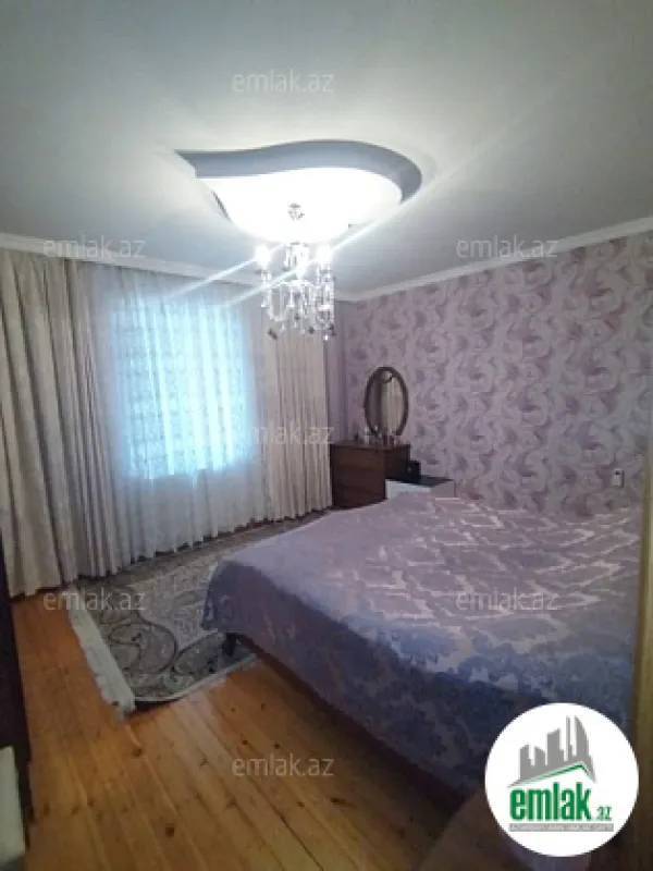Satılır 5 otaqlı həyət evi 200 m²