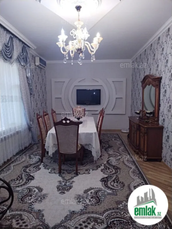 Satılır 5 otaqlı həyət evi 200 m²
