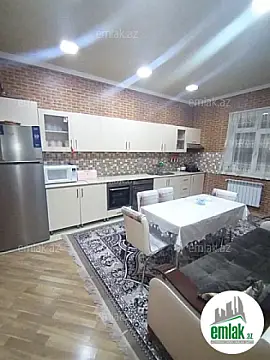 Satılır 5 otaqlı həyət evi 200 m²