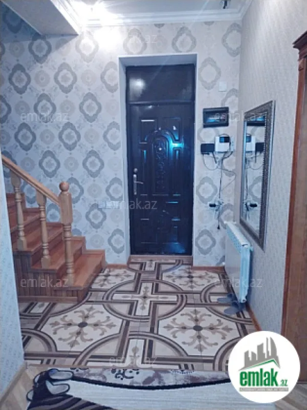 Satılır 5 otaqlı həyət evi 200 m²