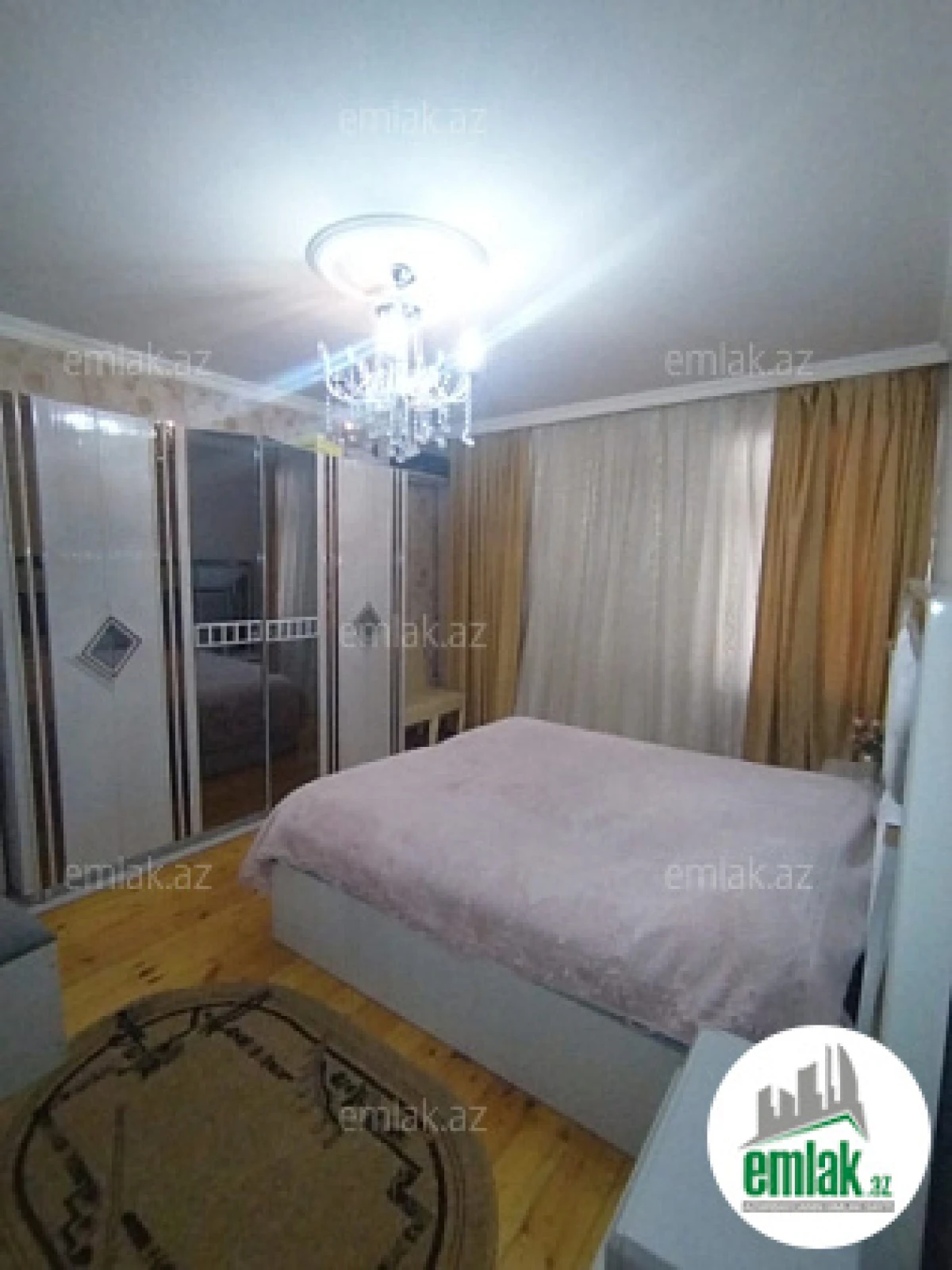 Satılır 5 otaqlı həyət evi 200 m²