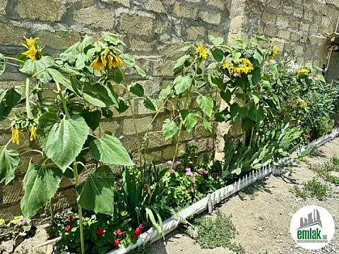 Satılır 5 otaqlı həyət evi 200 m²