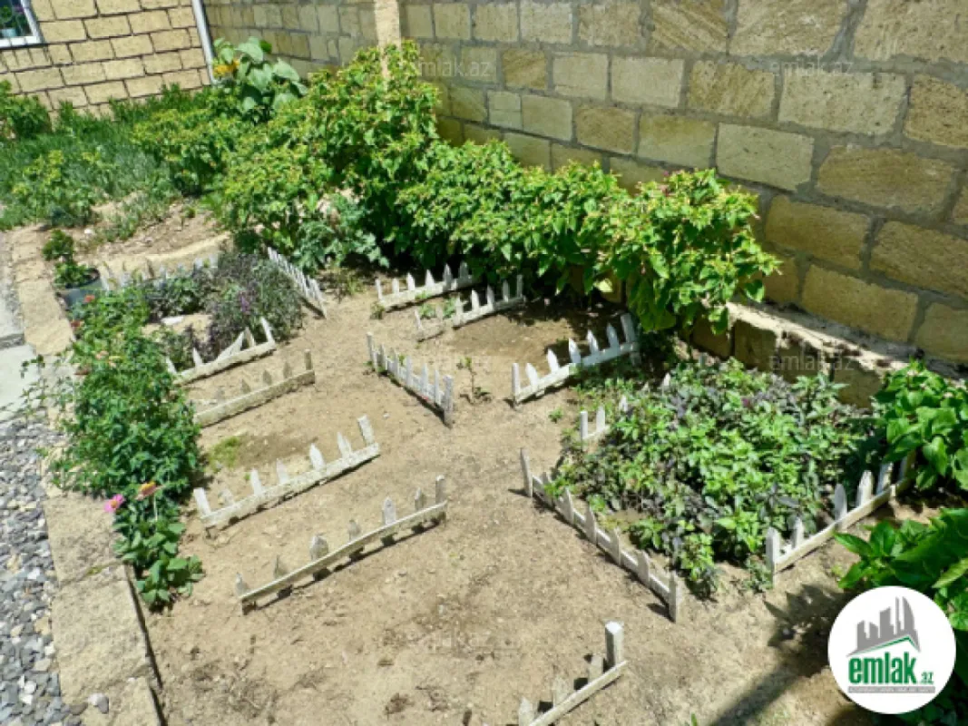 Satılır 5 otaqlı həyət evi 200 m²