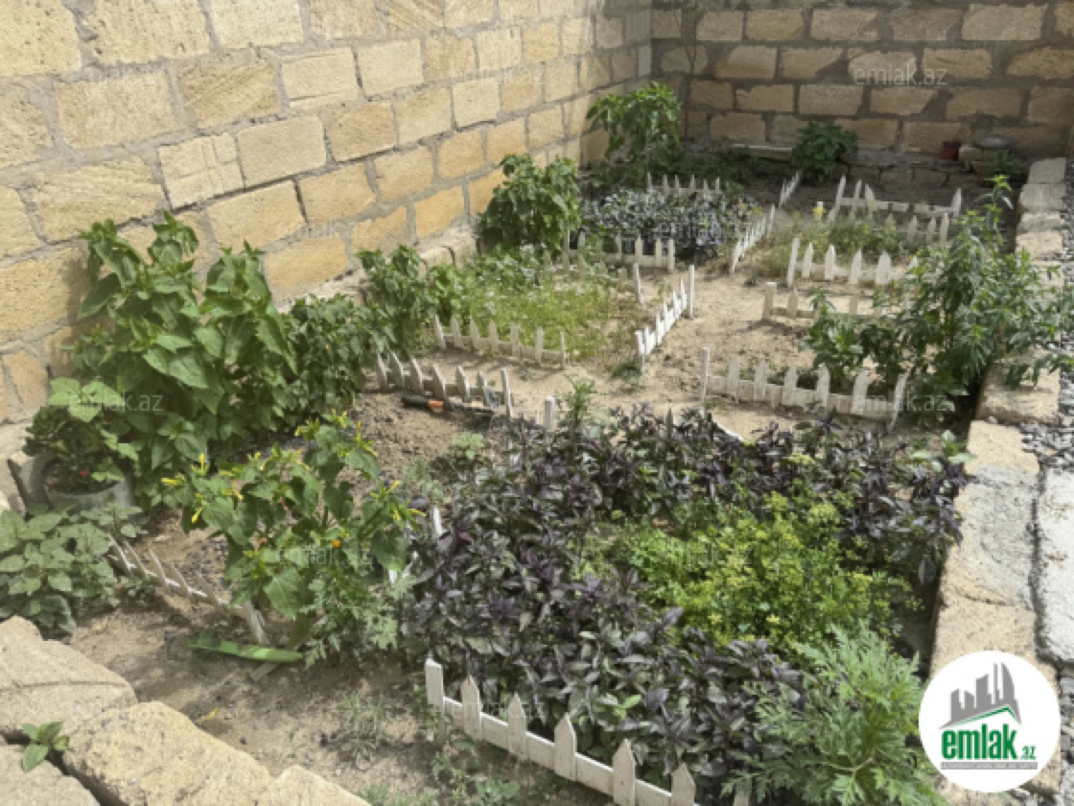 Satılır 5 otaqlı həyət evi 200 m²