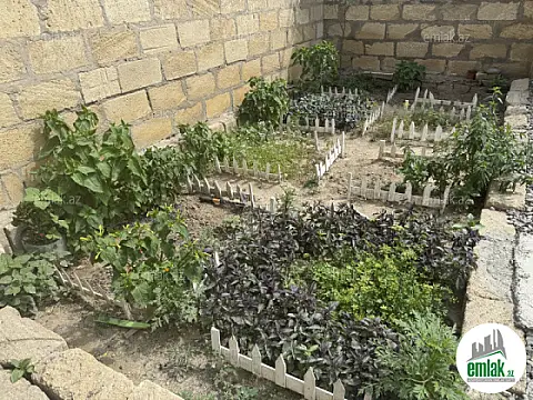 Satılır 5 otaqlı həyət evi 200 m²