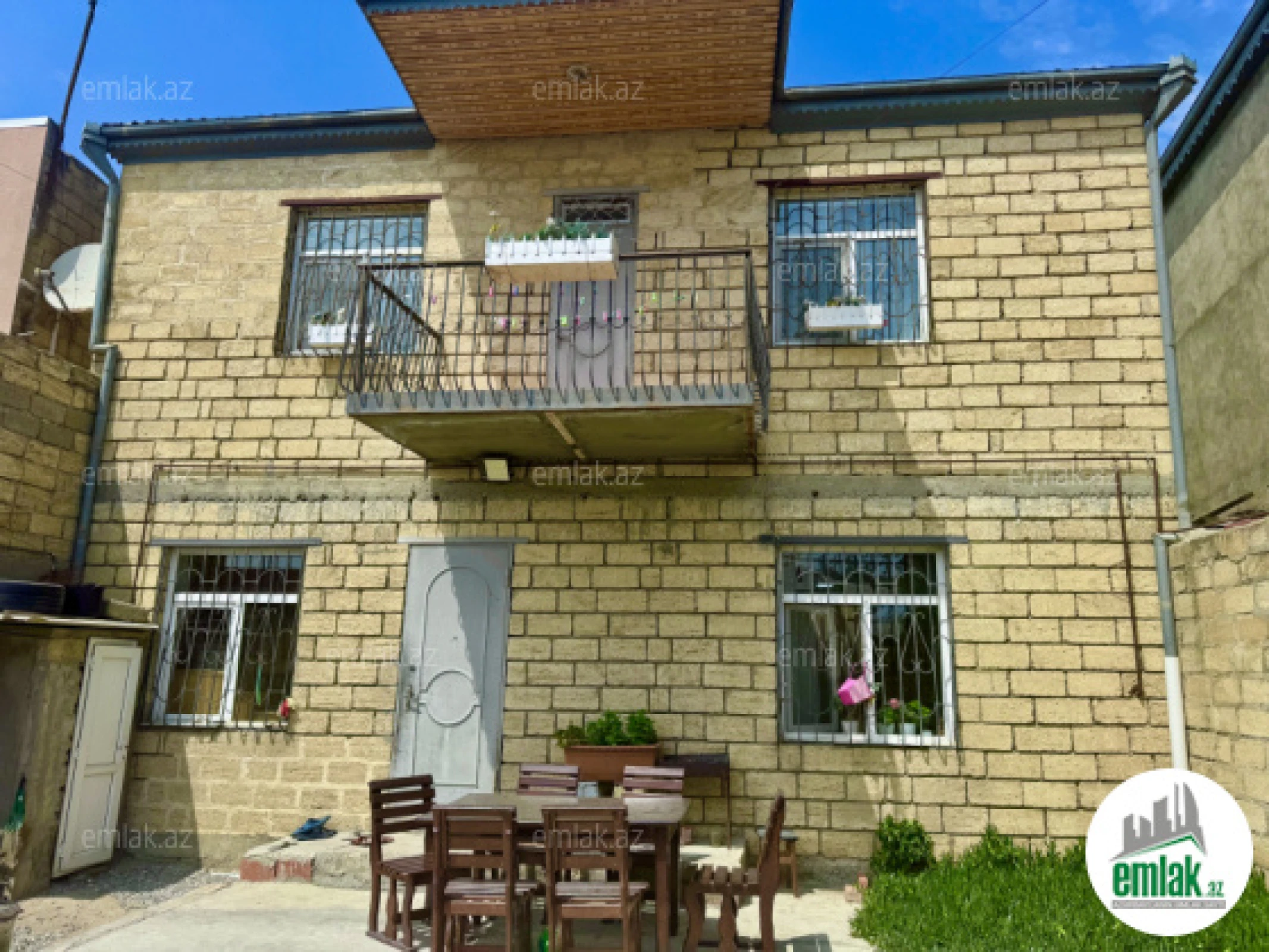 Satılır 5 otaqlı həyət evi 200 m²