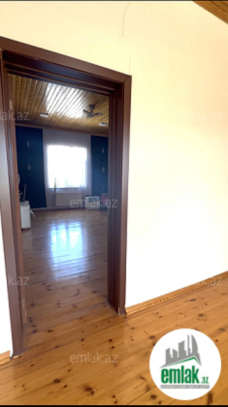Satılır 5 otaqlı həyət evi 200 m²