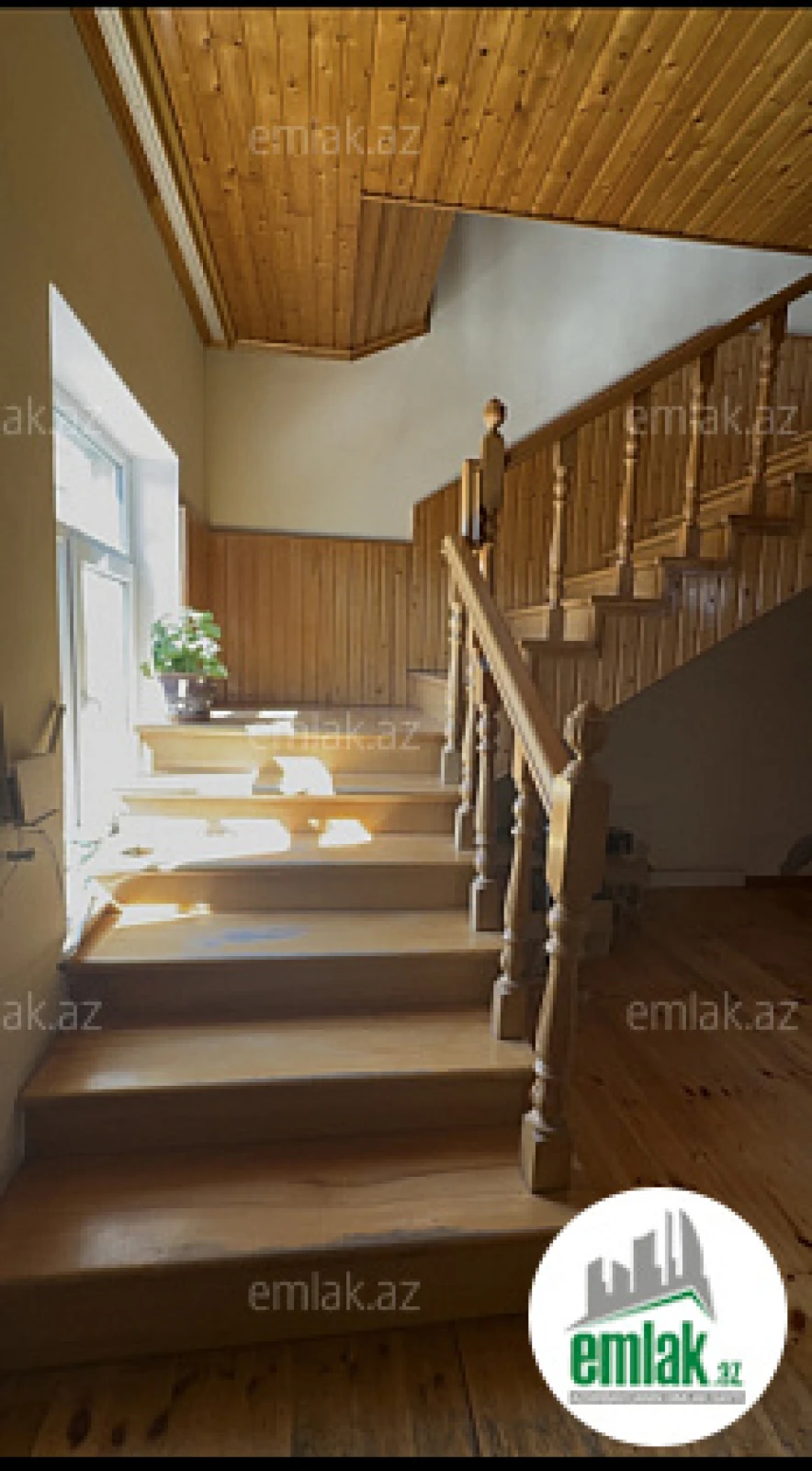 Satılır 5 otaqlı həyət evi 200 m²