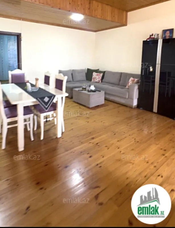 Satılır 5 otaqlı həyət evi 200 m²