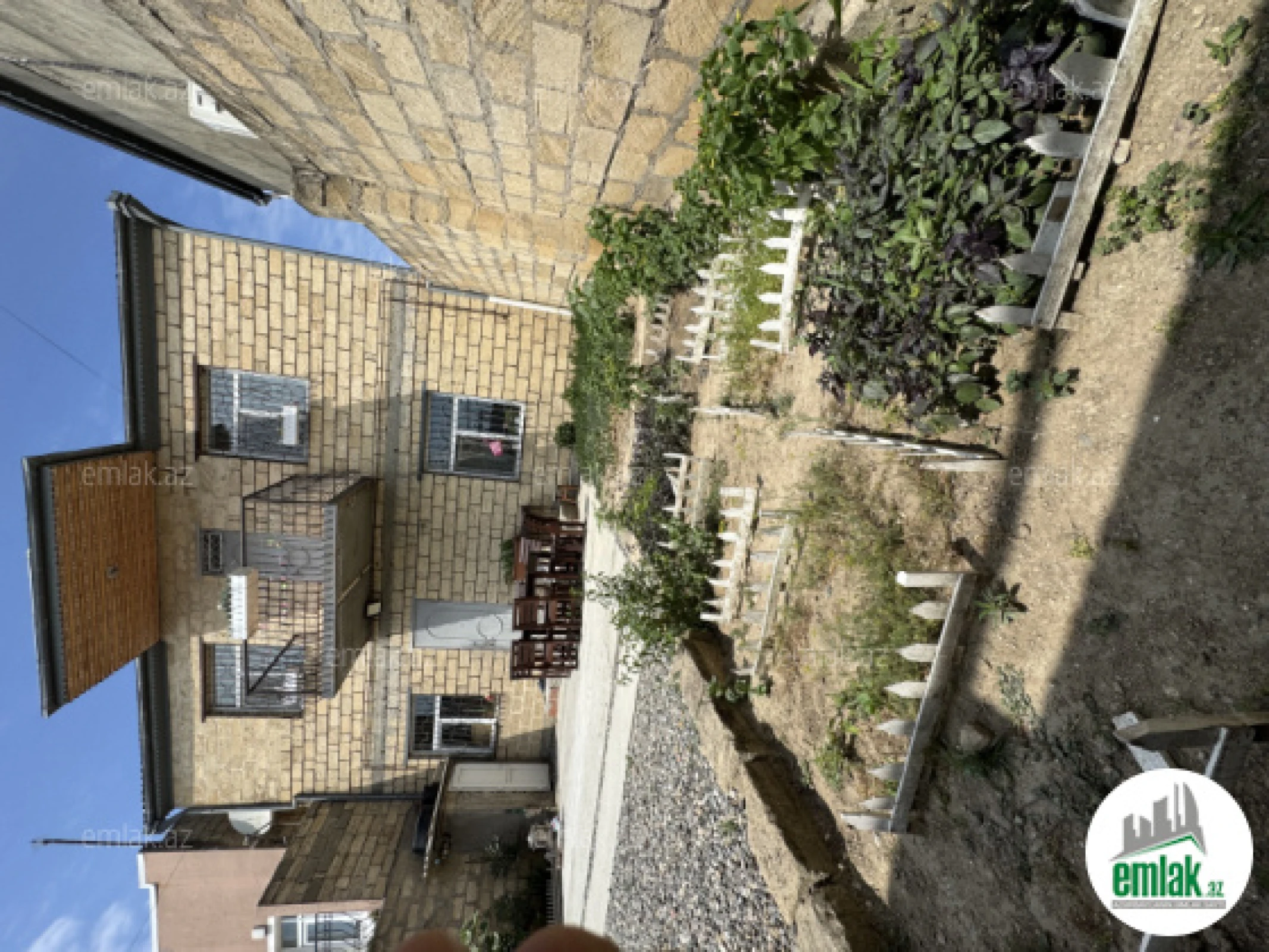 Satılır 5 otaqlı həyət evi 200 m²