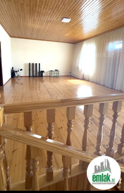 Satılır 5 otaqlı həyət evi 200 m²